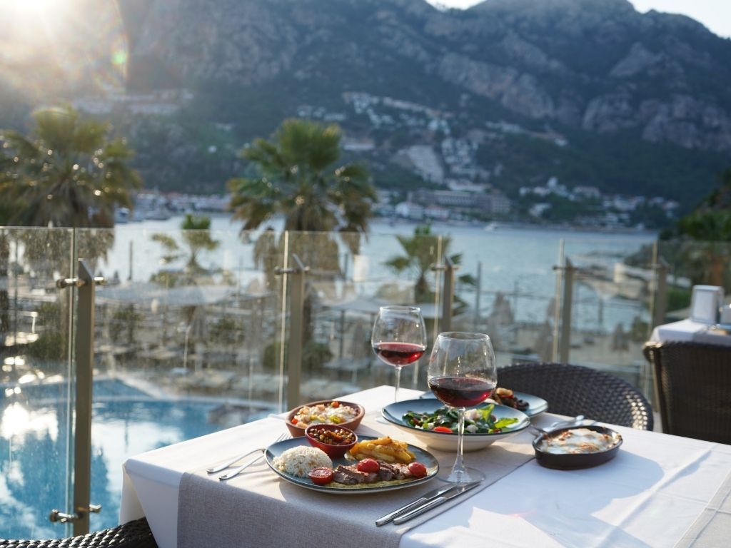 Marmaris'te Ailece Tatilin Adresi: Turunç Resort Otel'de Aquapark Eğlencesi