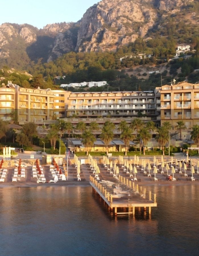 Beach & Pool